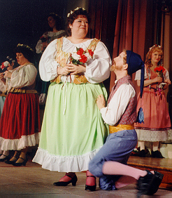 Julia in The Gondoliers 1998 — 'Vittoria', with Tracy Burdick — 'Giorgio' Julia in The Gondoliers 1998 — 'Vittoria', with Tracy Burdick — 'Giorgio'