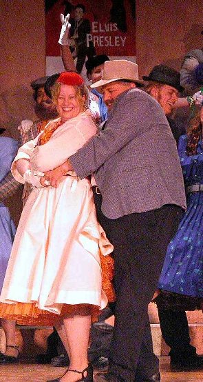 Tania in The Gondoliers 2005 — 'Giulia', with Joel Hume — 'Antonio' Tania in The Gondoliers 2005 — 'Giulia', with Joel Hume — 'Antonio'