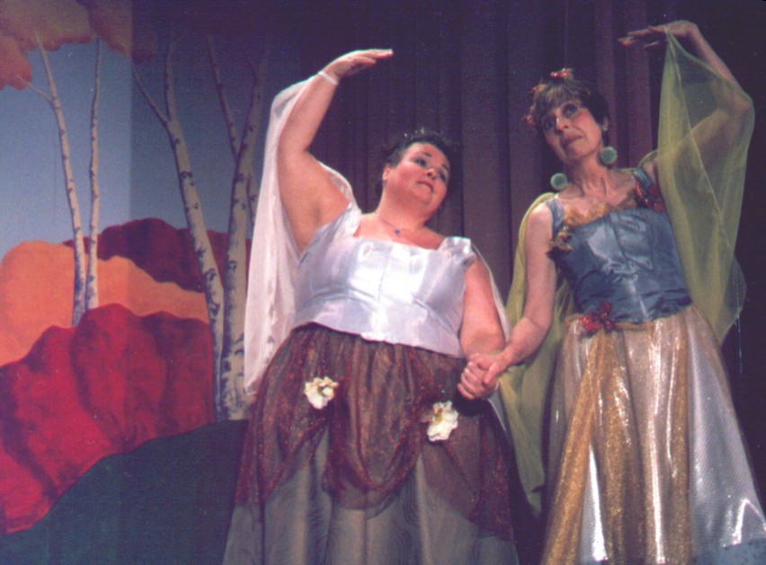 Patti in Iolanthe 2004 — 'Fleta', with Maryanne Lettis Patti in Iolanthe 2004 — 'Fleta', with Maryanne Lettis